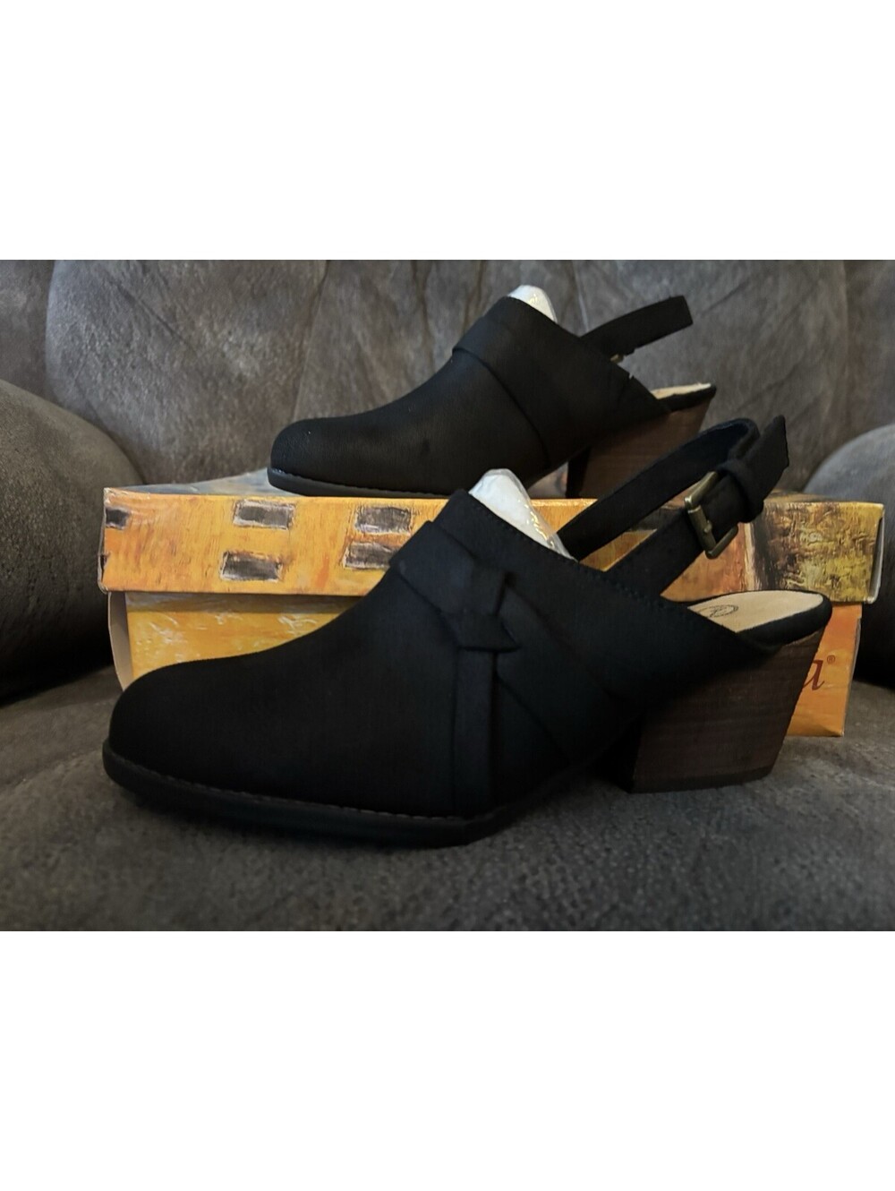BELLA-VITA  Black Back Strap womens shoes Size 7.5